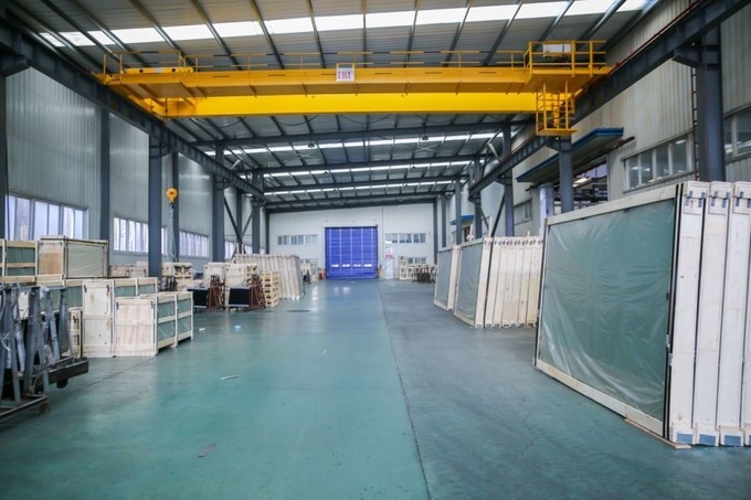 Qingdao Shinerising Glass Co., Ltd ligne de production en usine