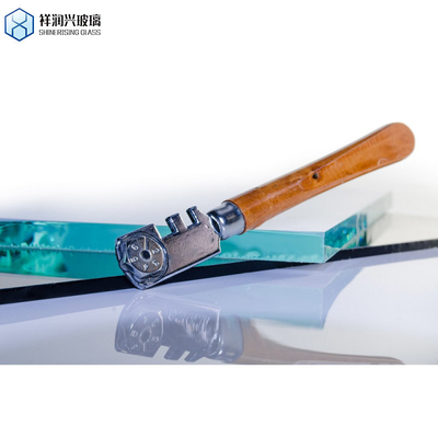 5 mm 6 mm 8 mm 10 mm 12 mm 15 mm 19 mm verre trempé transparent pour la sécurité des bâtiments