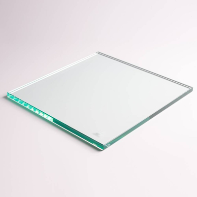Faible teneur en fer 4 mm 3,2 mm Ar revêtement tempéré mistlite panneau solaire verre sur demande