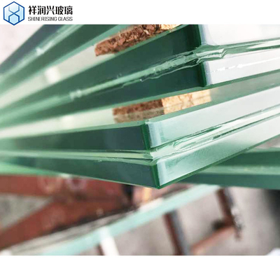 Usine de fabrication de verre trempé sur mesure pour le verre flottant transparent dans les couches architecturales