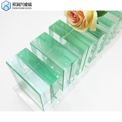 Usine de fabrication de verre trempé sur mesure pour le verre flottant transparent dans les couches architecturales