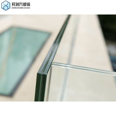 Panneau de verre laminé trempé 8 mm 10 mm 12 mm 15 mm pour les projets de bâtiment et de plein air