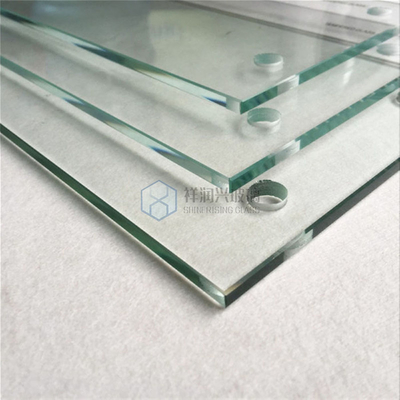 Plaque de verre trempé cristalline de 3 mm à 25 mm pour projets architecturaux