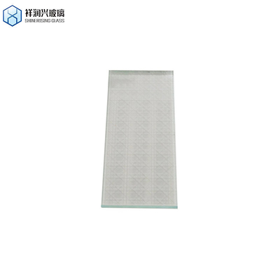 Vitre solaire à motif de tissu personnalisé de 1,6 à 4 mm avec verre photovoltaïque enduit et demande