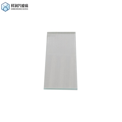 Plaque de verre trempée transparente à structure solide