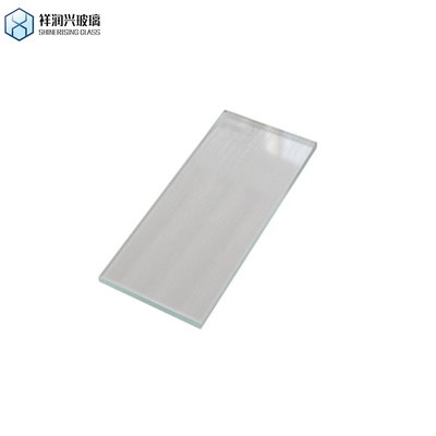 Plaque de verre trempée transparente à structure solide