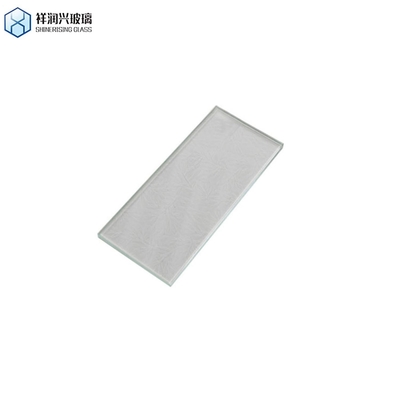 Verre à motifs laminés teintés, trempés, pour l'architecture