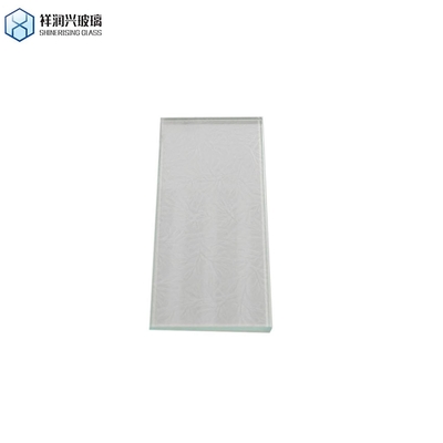 Verre à motifs laminés teintés, trempés, pour l'architecture
