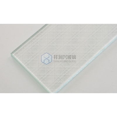 Panneau solaire à faible teneur en fer ultra-claré vitrage photovoltaïque à motifs trempés 3,2 mm 4 mm