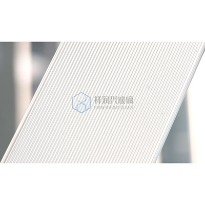 Panneau solaire à faible teneur en fer ultra-claré vitrage photovoltaïque à motifs trempés 3,2 mm 4 mm