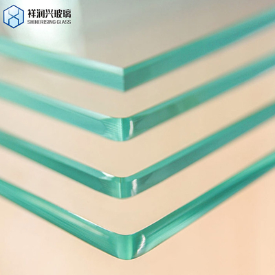 Panneaux de verre stratifiés de 12 mm pour clôtures de piscine technologiquement avancés et stratifiés