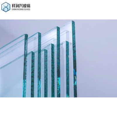 Panneaux de verre stratifiés de 12 mm pour clôtures de piscine technologiquement avancés et stratifiés