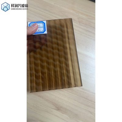 Verre miroir de salle de bain LED personnalisé avec verre flottant ultra clair et conception de motifs
