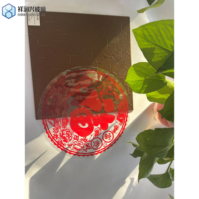 Verre miroir de salle de bain LED personnalisé avec verre flottant ultra clair et conception de motifs