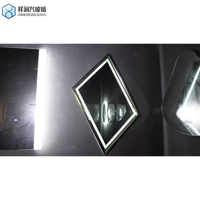 Meubles d'hôtel Finition argentée en aluminium revêtu de verre flottant Feuille de miroir 1,8 mm 2 mm 3 mm