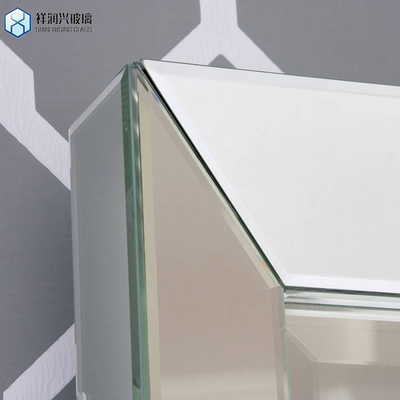Miroir en aluminium en feuille de verre Miroir à surface plate en argent dans un style simple pour la demande B2B