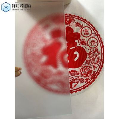 6mm 8mm 10mm 12mm Conception personnalisée de la figure du verre tempéré de modèle de bégonie en relief