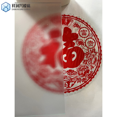 6mm 8mm 10mm 12mm Conception personnalisée de la figure du verre tempéré de modèle de bégonie en relief