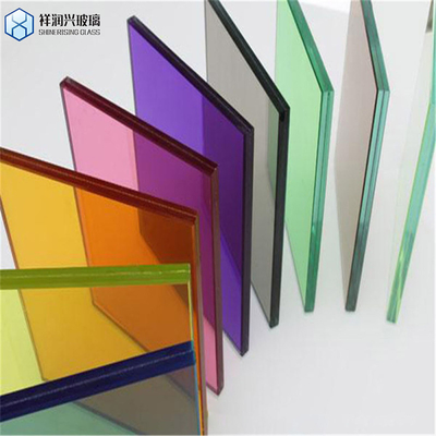Structure solide Tinté Float verre solaire réfléchissant aux couleurs vert bleu gris bronze