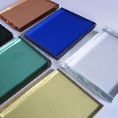 Qingdao 2mm 3mm 4mm 5mm 6mm 8mm 10mm 12mm verre trempé clair et teinté pour porte