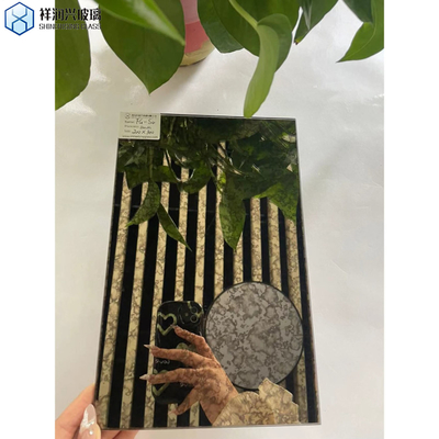 Carreaux de verre et tables pour espaces commerciaux