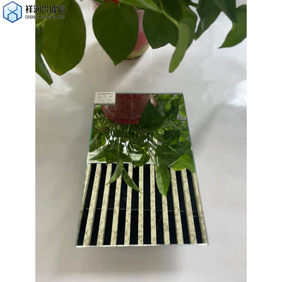 Demande personnalisée De verre de miroir de mur décoratif avec bord plat poli