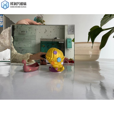 Demande personnalisée De verre de miroir de mur décoratif avec bord plat poli