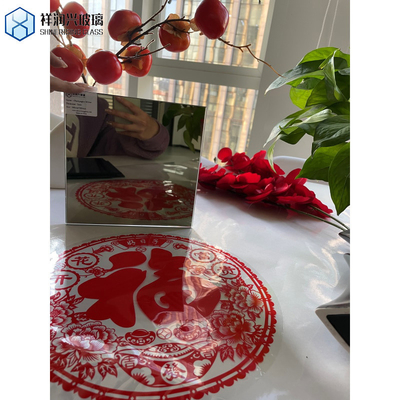 Miroir en verre teint d'argent certifié ISO pour le traitement gravé et la visualisation unidirectionnelle