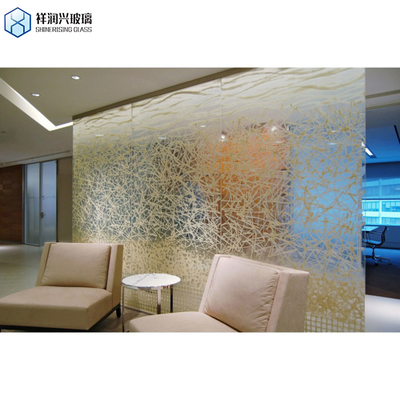 Verre à motifs en diamant à faible teneur en fer transparent pour la nébuleuse de Qingdao Kasumi Karatachi