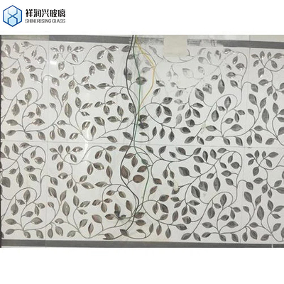Porte de douche en verre à motif trempé avec conception Karatachi en bronze et feuilles à motif