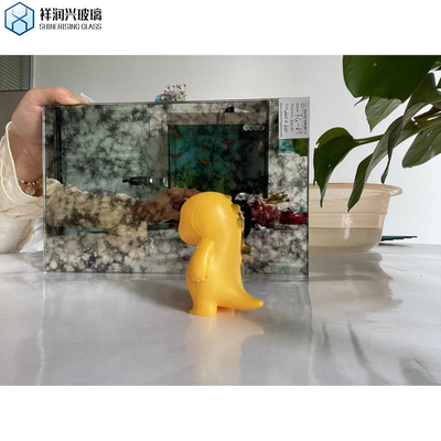 Verre miroir classique ancien pour la décoration de murs intérieurs dans le style rectangulaire amusant