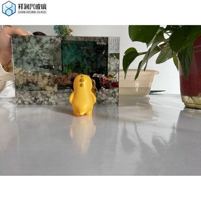 Verre miroir classique ancien pour la décoration de murs intérieurs dans le style rectangulaire amusant