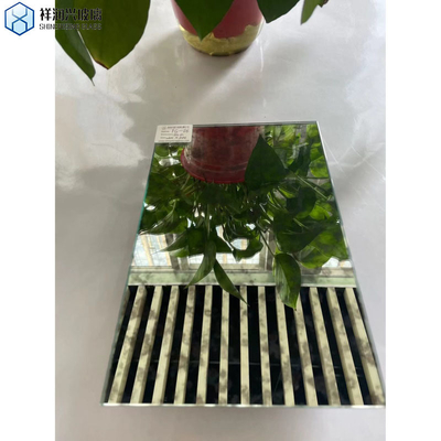 Panneaux décoratifs en verre pour les murs