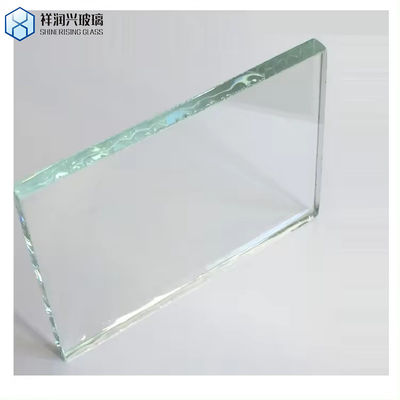 Verre solaire trempé à faible teneur en fer et revêtu de revêtement antireflet pour les fabricants de panneaux solaires