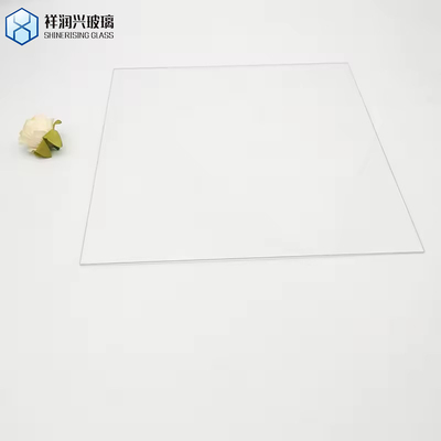 Verre solaire à faible teneur en nébulisme de fer trempé avec des couches de 3,2 mm et 4 mm selon les exigences du client