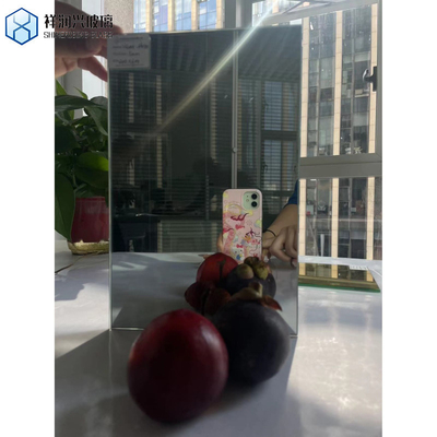 Les miroirs décoratifs de couleur sont personnalisés selon les besoins du client.