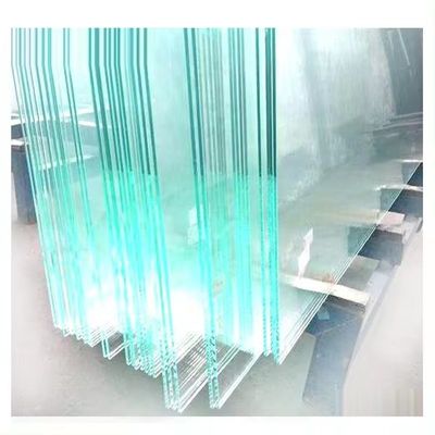 Verre trempé Verre photovoltaïque solaire avec bord plat poli et faible teneur en fer