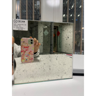 Carreaux de verre miroir antique personnalisés de 2 mm à 10 mm pour la décoration murale de différentes tailles