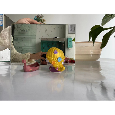 Coupe du panneau mural de miroir de verre décoratif traité avec un style moderne et un tempérage
