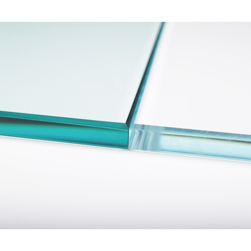 Verre trempé ultra-clair plat 3 mm 4 mm 5 mm 6 mm 10 mm 12 mm 15 mm 19 mm pour le verre de bâtiment