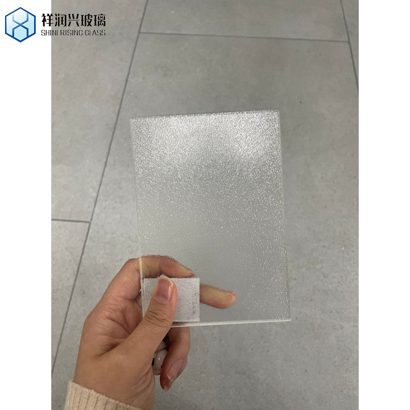 8 mm de verre à côtes rondes à rainure de fer basse à motifs flottés pour cloisons certifiées SGS