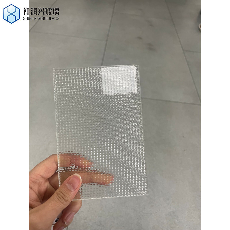 4 mm Moru Flora Millenium Wave Diamant Cube d'eau de pluie à faible teneur en fer Tempered Grade Glass à motifs pour fenêtre