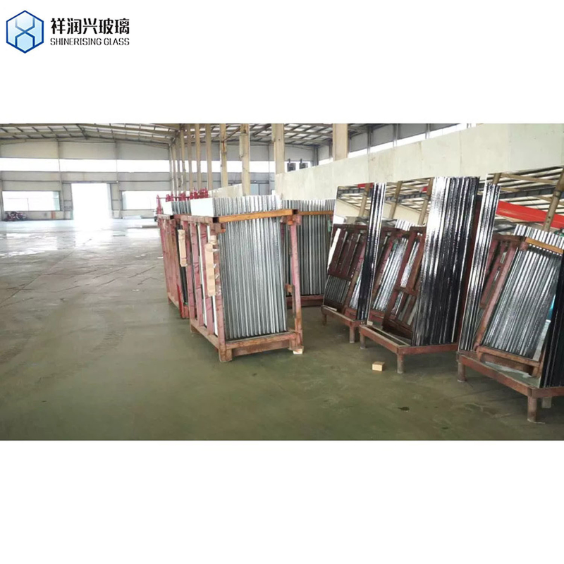 Vitrage trempé de Qingdao certifié ISO 2 mm 3 mm 4 mm 5 mm 6 mm 8 mm 10 mm 12 mm Clair et teinté